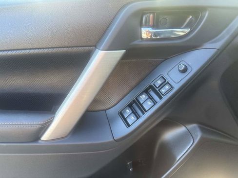 Used 2015 Subaru Forester 2.5i Touring w/ Eyesight & Navigation System image 6