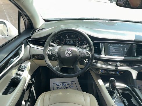 Used 2018 Buick Enclave Essence FWD image 17