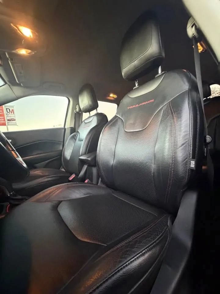 Used 2018 Jeep Compass Trailhawk w/ Leather Interior Group AWD/4WD image 7