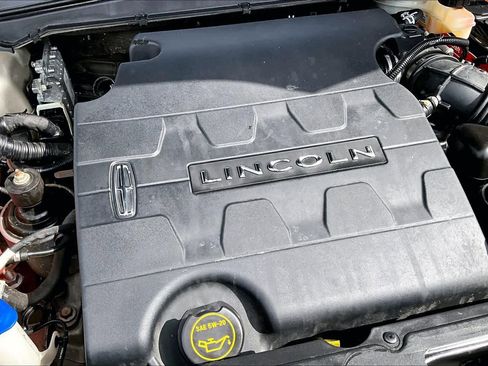 Used 2017 Lincoln Continental Premiere image 33