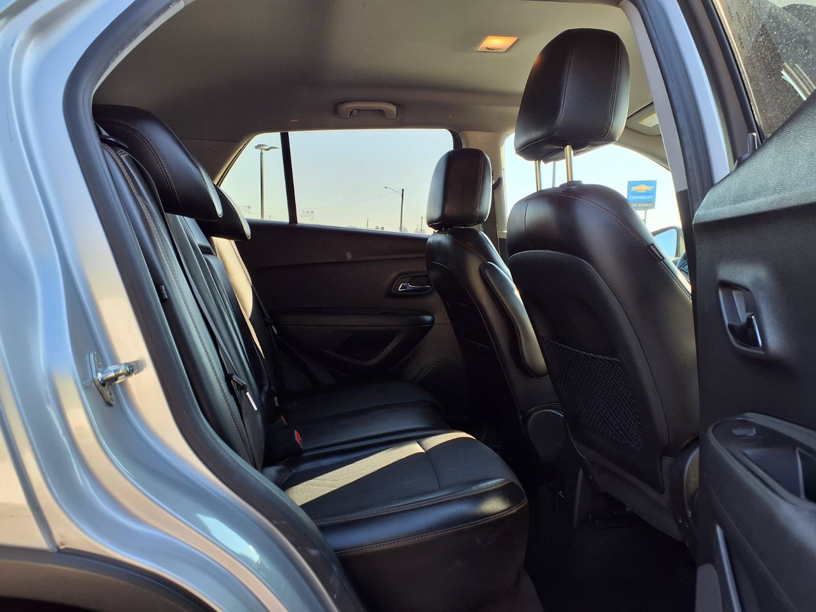 Used 2018 Chevrolet Trax LT w/ LT Convenience Package AWD/4WD image 23