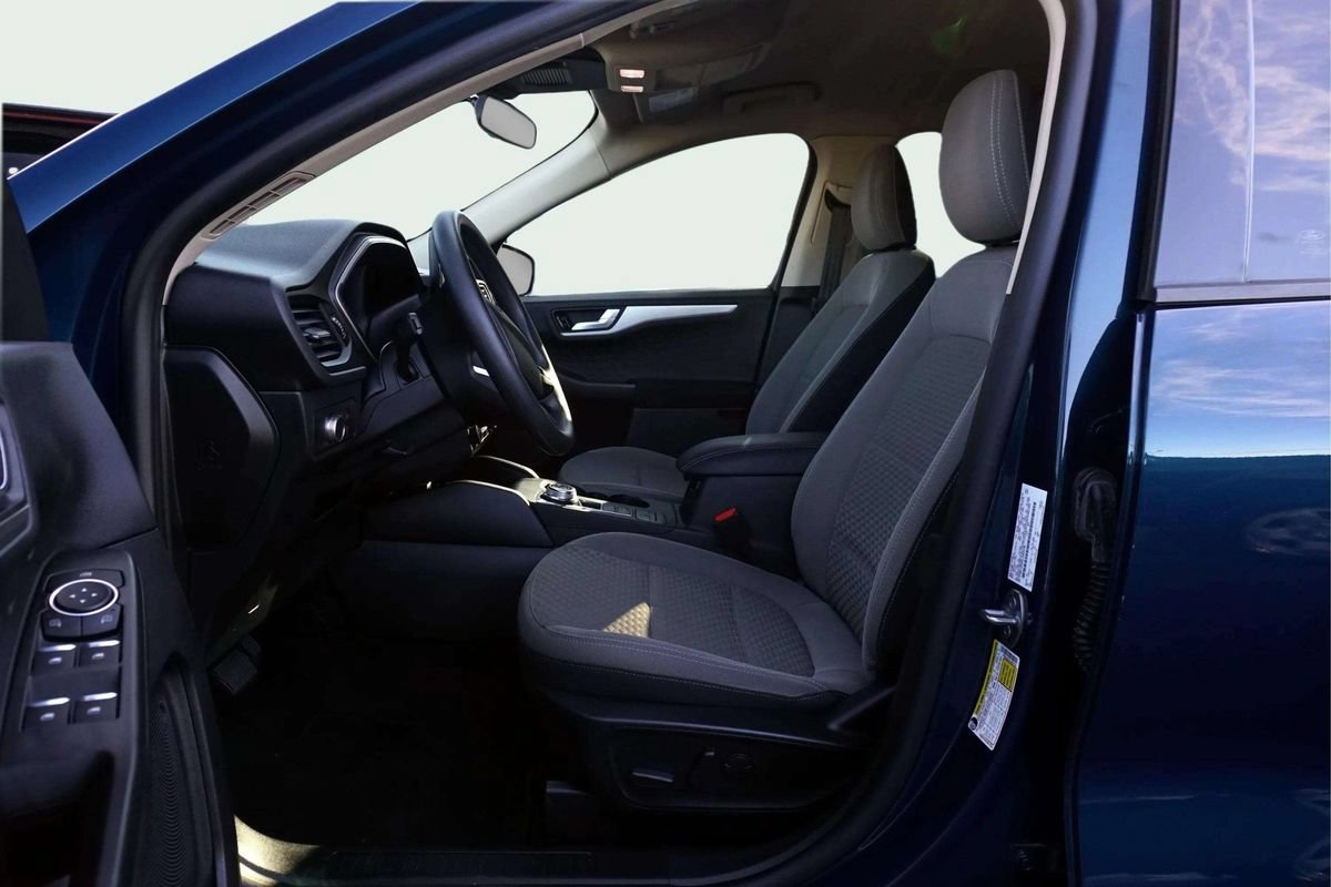 Used 2020 Ford Escape SE FWD image 18