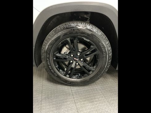 Used 2024 GMC Terrain AT4 w/ LPO, 'HIT The Road' Package AWD/4WD image 40