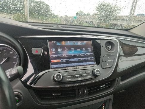 Used 2020 Buick Envision Essence FWD image 28