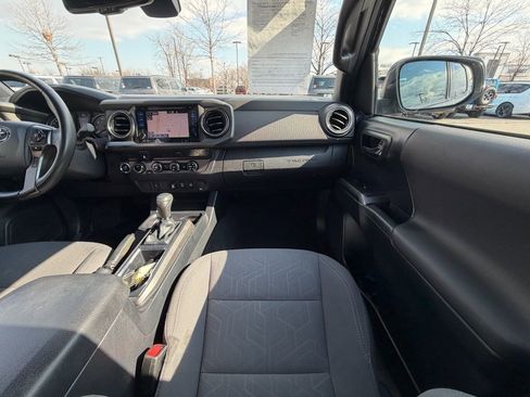 Used 2019 Toyota Tacoma TRD Sport image 20