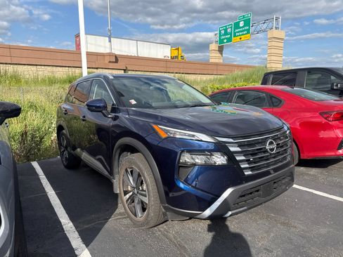 Certified 2025 Nissan Rogue SL w/ Tech Package AWD/4WD image 1