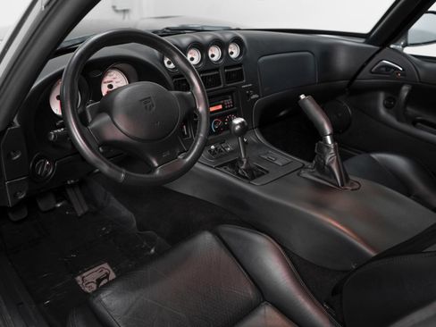 Used 2002 Dodge Viper GTS RWD image 10