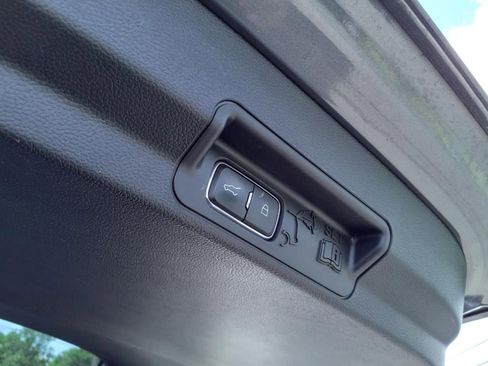 Used 2021 Ford Explorer XLT w/ Equipment Group 202A image 15