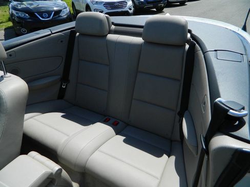 Used 2009 BMW 128i Convertible RWD image 17