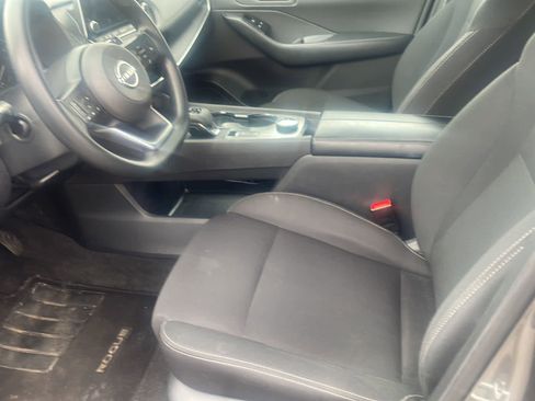Used 2024 Nissan Rogue S image 14