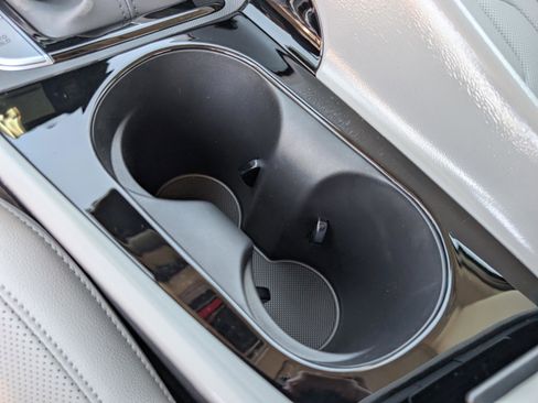 New 2025 Hyundai Elantra Limited image 58