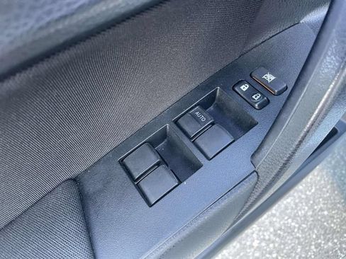 Used 2019 Toyota Corolla LE FWD image 18