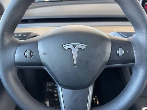 Used 2023 Tesla Model Y Long Range AWD/4WD image 27