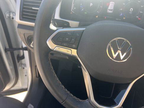 Certified 2023 Volkswagen Atlas SE image 18