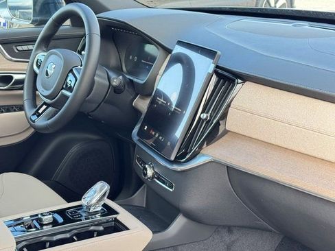 New 2026 Volvo XC90 B6 Plus w/ Protection Package Premier image 11