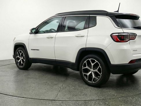 Used 2025 Jeep Compass Limited AWD/4WD image 6