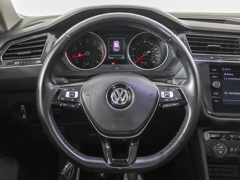Used 2019 Volkswagen Tiguan SE w/ Panoramic Sunroof Package image 28
