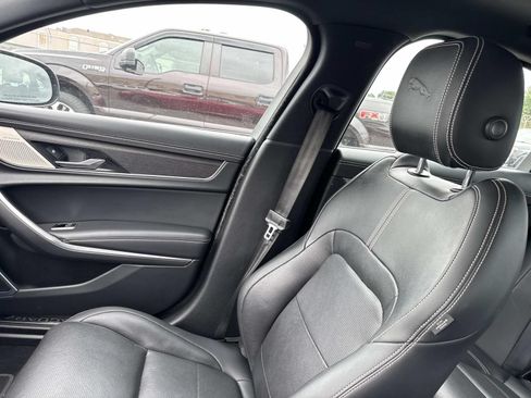 Used 2022 Jaguar XF R-Dynamic SE AWD/4WD image 17
