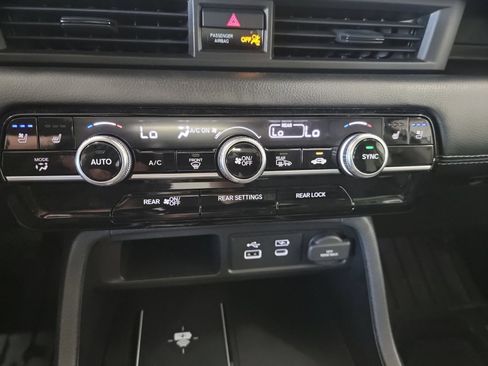 Used 2025 Honda Pilot Elite image 21