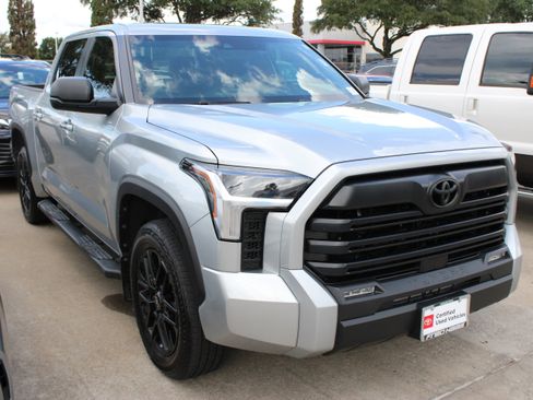 Used 2026 Toyota Tundra SR5 w/ SX Package RWD image 2