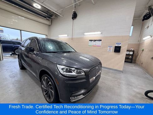 Used 2020 Lincoln Aviator Reserve w/ Equipment Group 202A image 6