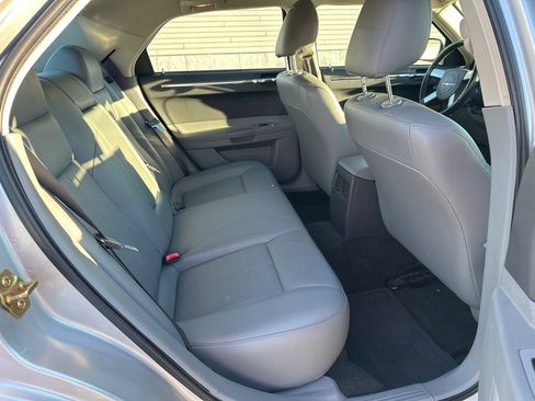 Used 2005 Chrysler 300 Touring image 14