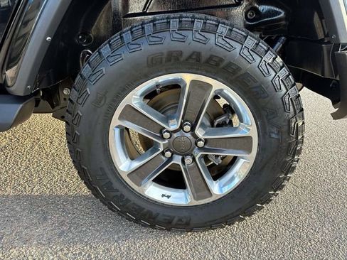 Used 2022 Jeep Wrangler Unlimited Sahara image 31