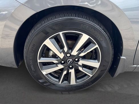 Certified 2025 Nissan Versa SV w/ Trunk Package FWD image 12