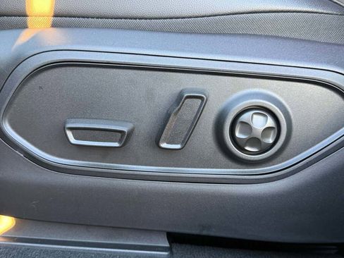 New 2025 Jeep Grand Cherokee L Limited w/ Luxury Tech Group II image 31