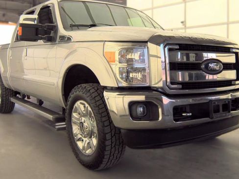 Used 2016 Ford F250 Lariat w/ Chrome Package AWD/4WD image 4