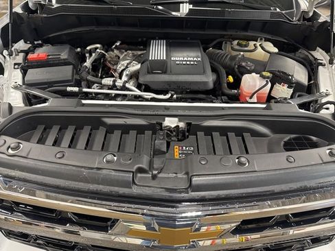 Used 2024 Chevrolet Silverado 1500 LT w/ Z71 Off-Road Package image 28