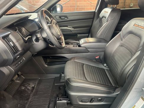 Used 2025 Nissan Pathfinder Rock Creek AWD/4WD image 9