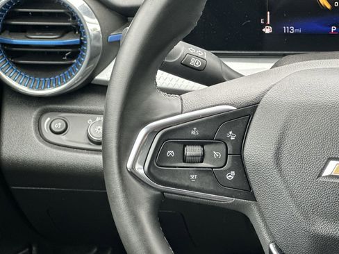 Used 2025 Chevrolet Trax LT w/ LT Convenience Package FWD image 20