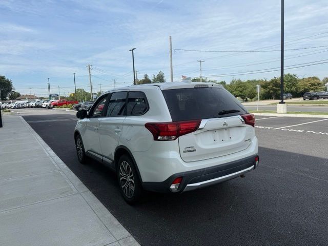 Used 2017 Mitsubishi Outlander SEL AWD/4WD image 5