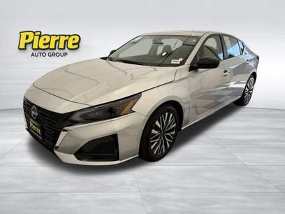 Used 2024 Nissan Altima 2.5 SV