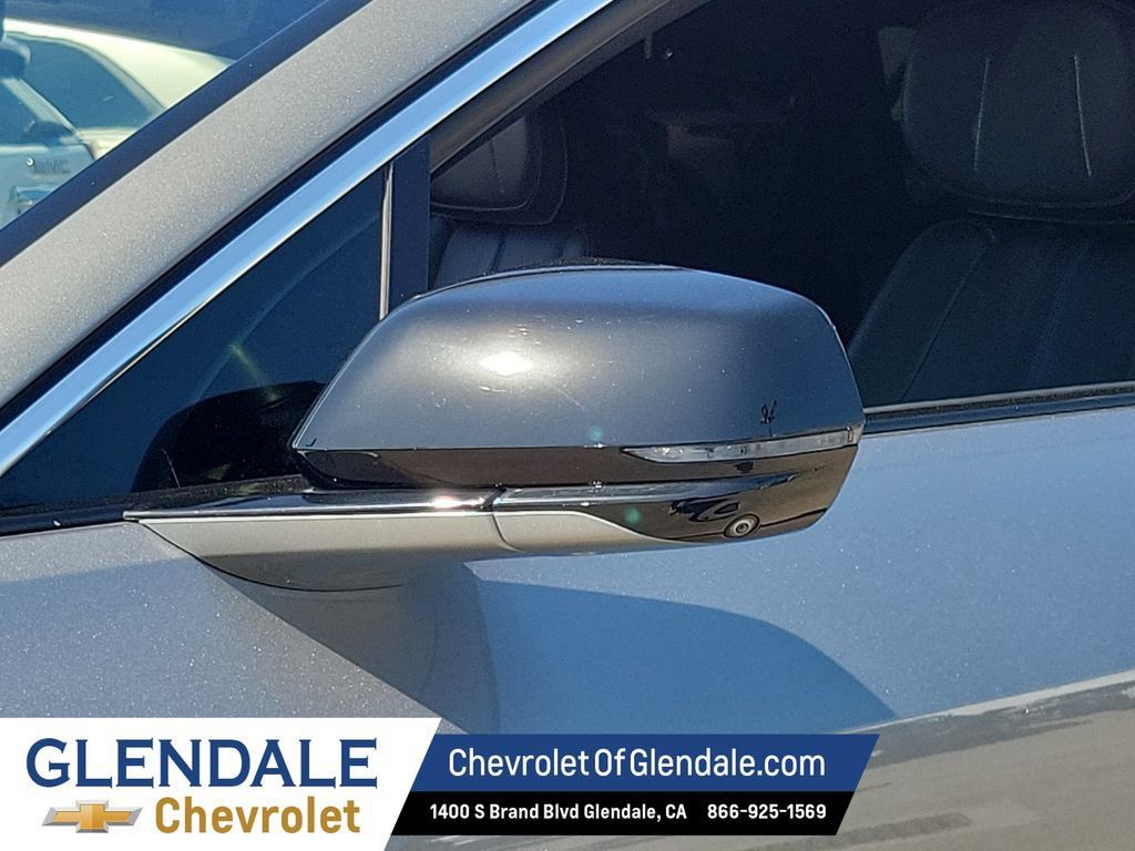 Used 2024 Cadillac Lyriq Luxury RWD image 11