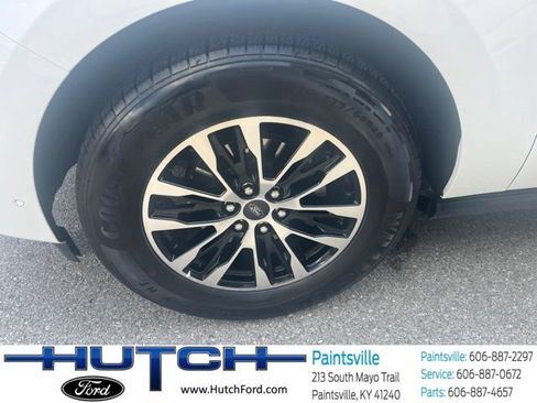 Used 2025 Ford Expedition Platinum AWD/4WD image 23