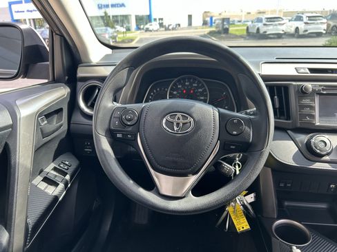 Used 2014 Toyota RAV4 LE image 10