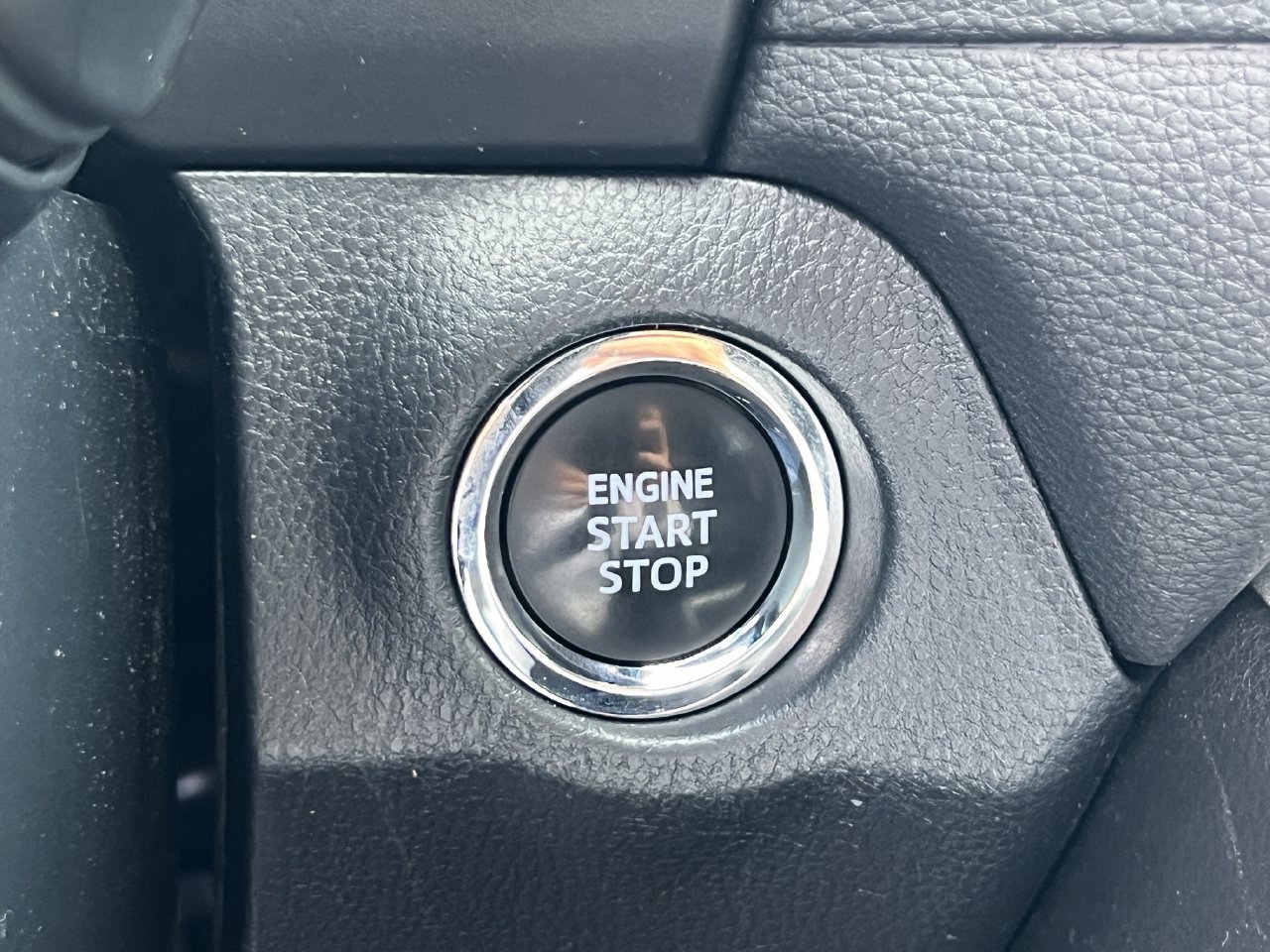 Used 2024 Toyota RAV4 XLE AWD/4WD image 17
