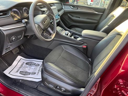 Used 2026 Jeep Grand Cherokee 4WD image 18