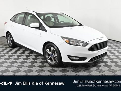 Used 2018 Ford Focus SE w/ SE Appearance Package image 1