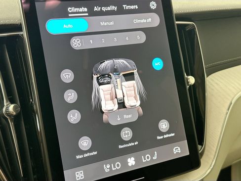 New 2026 Volvo XC60 B5 Ultra w/ Protection Package Premier image 16