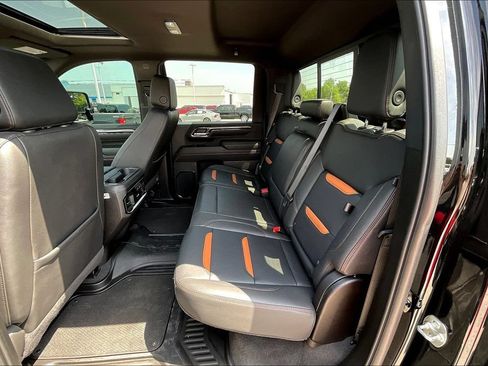 Used 2025 GMC Sierra 2500 AT4 w/ AT4 Premium Plus Package AWD/4WD image 7