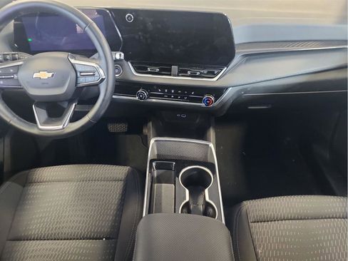 Used 2025 Chevrolet Equinox LT image 10