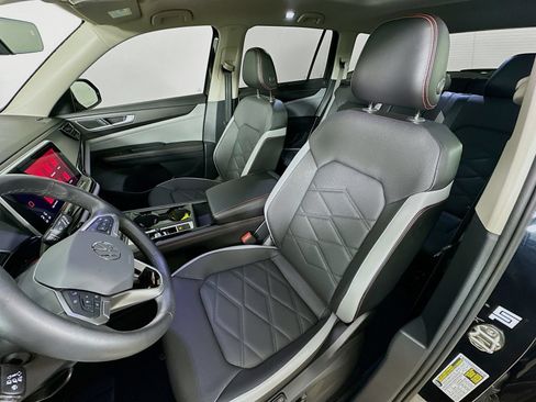 Used 2024 Volkswagen Atlas Peak Edition SEL AWD/4WD image 34