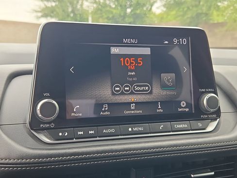 Used 2024 Nissan Rogue SV image 22