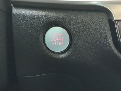 Certified 2024 Kia Sorento S w/ Panoramic Sunroof Package image 28