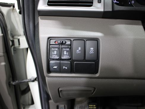 Used 2013 Honda Odyssey Touring image 9