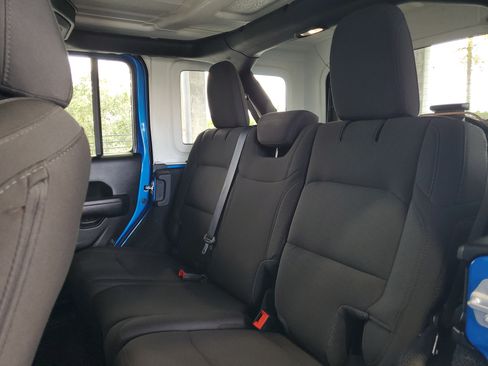 Used 2022 Jeep Wrangler Unlimited Sport AWD/4WD image 8