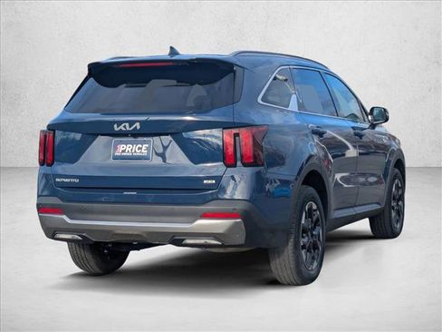 Used 2025 Kia Sorento S w/ Panoramic Sunroof Package image 5